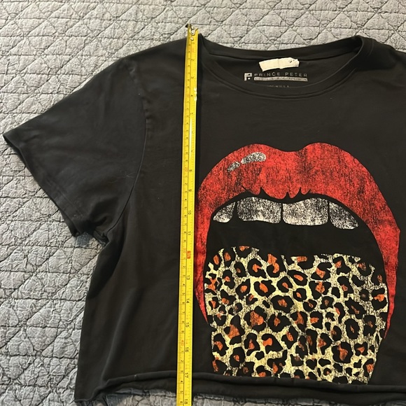 Prince Peter Collection Leopard Lips Cropped TShirt Size Large - Picture 4 of 4